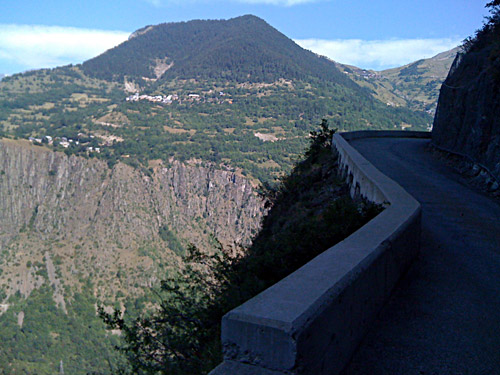 route via Bons to Les Deux Alpes