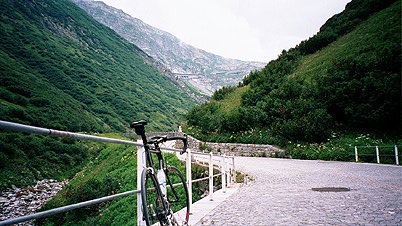 Gotthard road